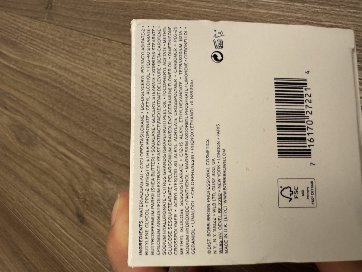 外盒 INGREDIENTS 全欄（WATER\AQUA\EAU 起、PHENOXYETHANOL <ILN39205> 止），下方為經銷資訊與 24M 開蓋圖示。