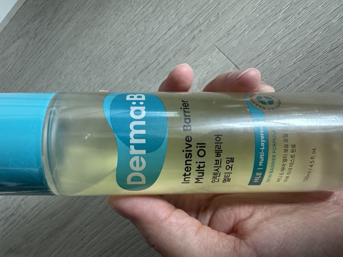 正面。Intensive Barrier Multi Oil，135 mL。