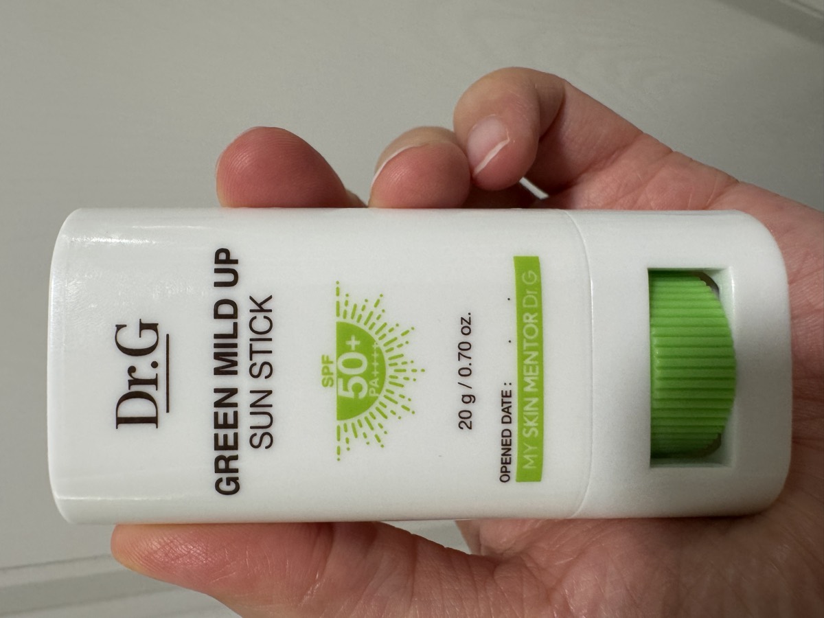 正面。SPF50+ PA++++，20 g。包裝上印有 OPENED DATE 欄位。