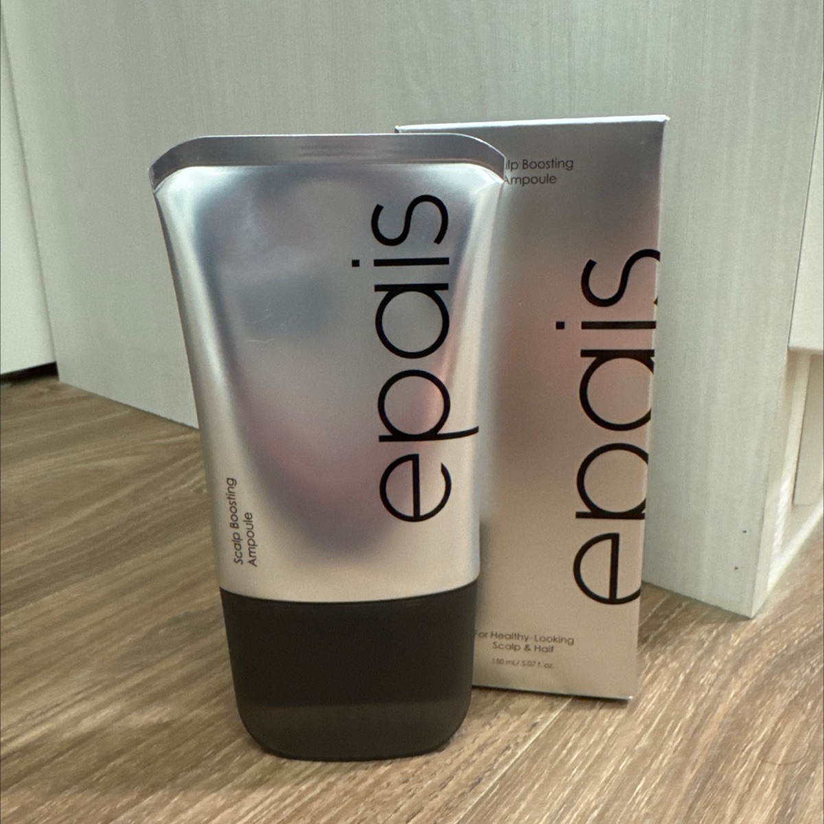 軟管與外盒正面。外盒側面標示 For Healthy-Looking Scalp & Hair，150 mL / 5.07 fl. oz.。
