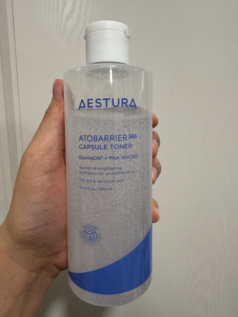 妝櫃 App 建檔時拍的產品照。