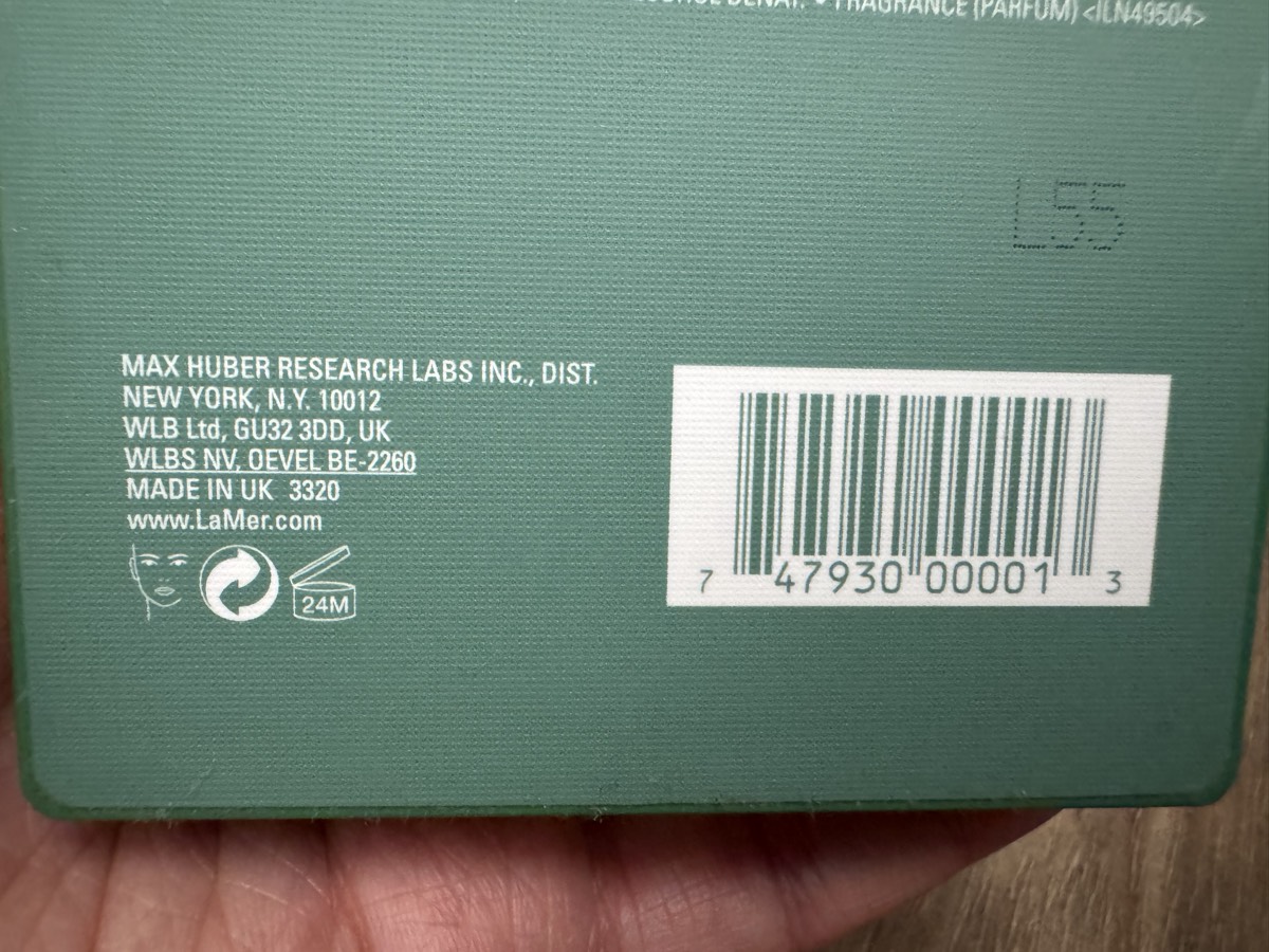 外盒側面：條碼 747930000013、24M 開蓋圖示、MAX HUBER RESEARCH LABS 經銷資訊、MADE IN UK 3320、批號欄 L55。