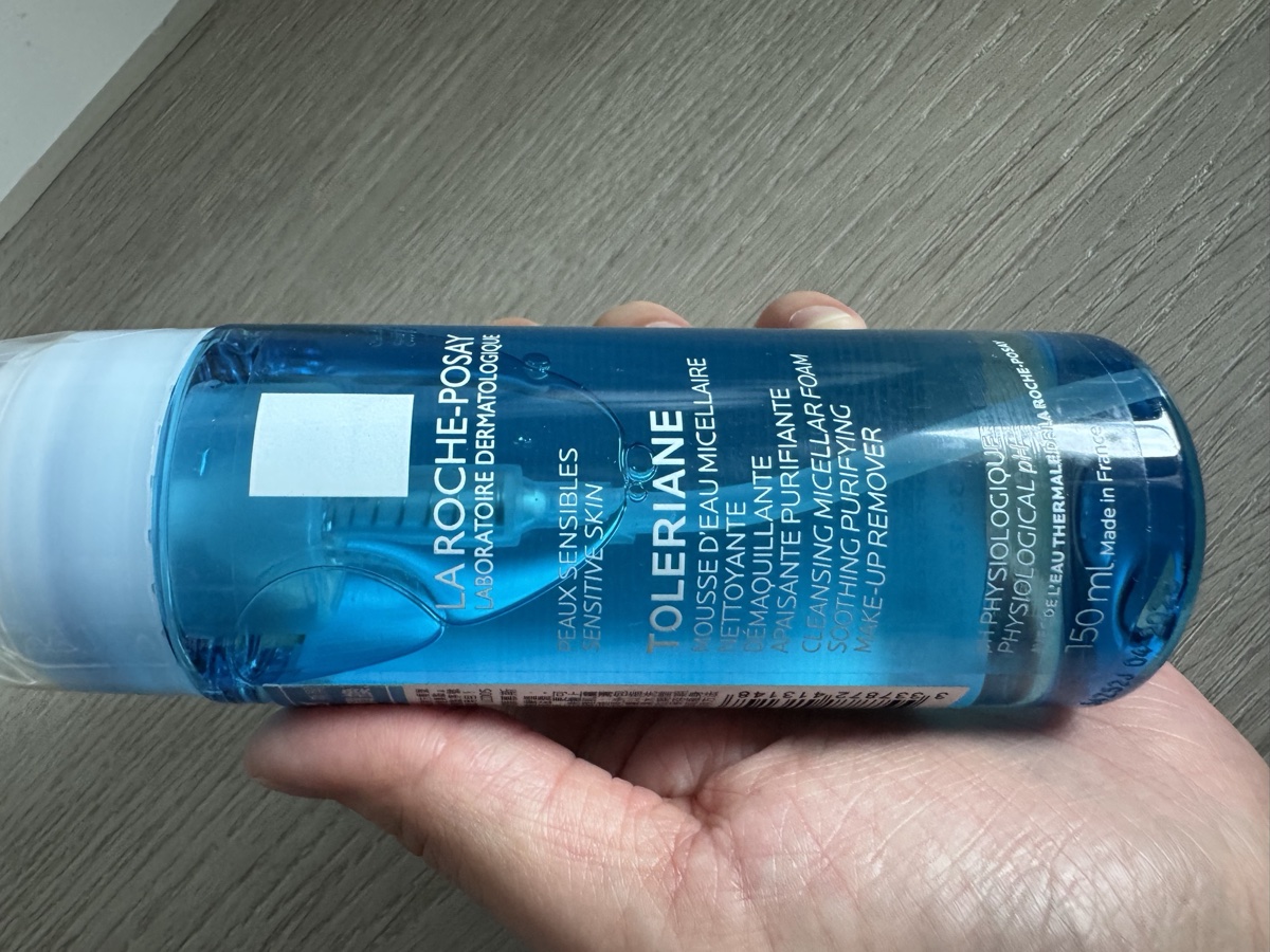 正面。TOLERIANE 潔顏慕斯 150 mL。