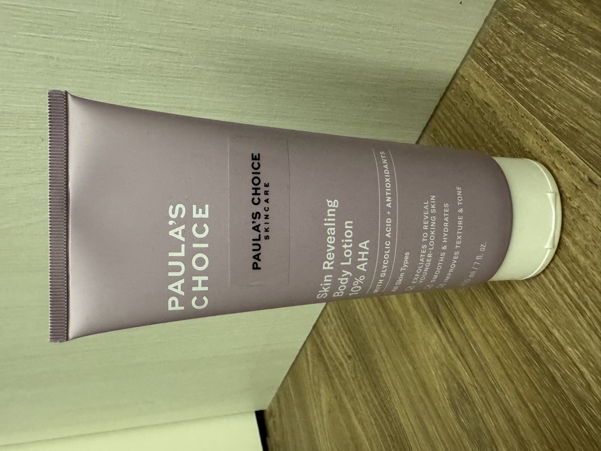 管身正面。PAULA’S CHOICE SKINCARE，Skin Revealing Body Lotion 10% AHA。