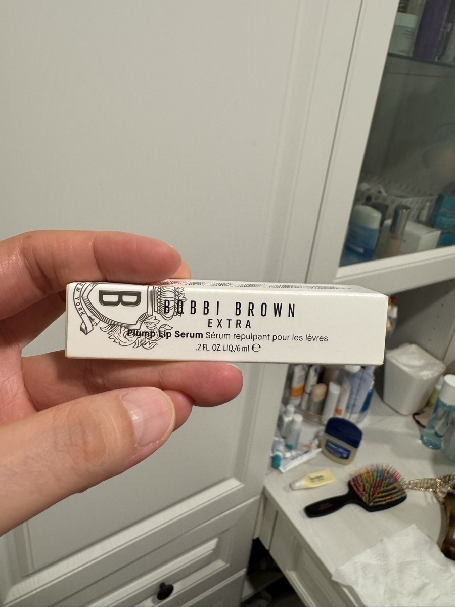 妝櫃 App 建檔時拍的產品照。