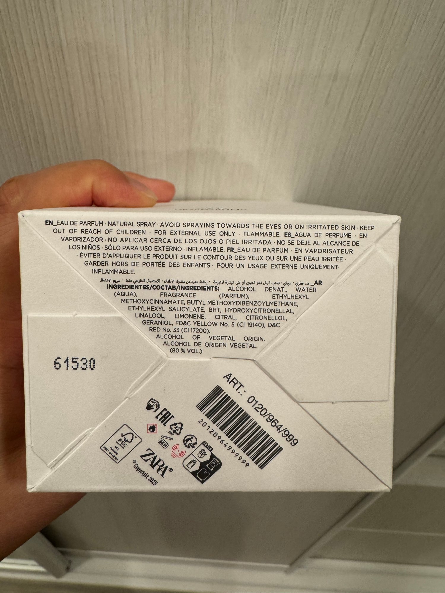 外盒底部。EN／ES／FR／AR 四語警語、INGREDIENTS 全成分，左側壓印批號 61530。